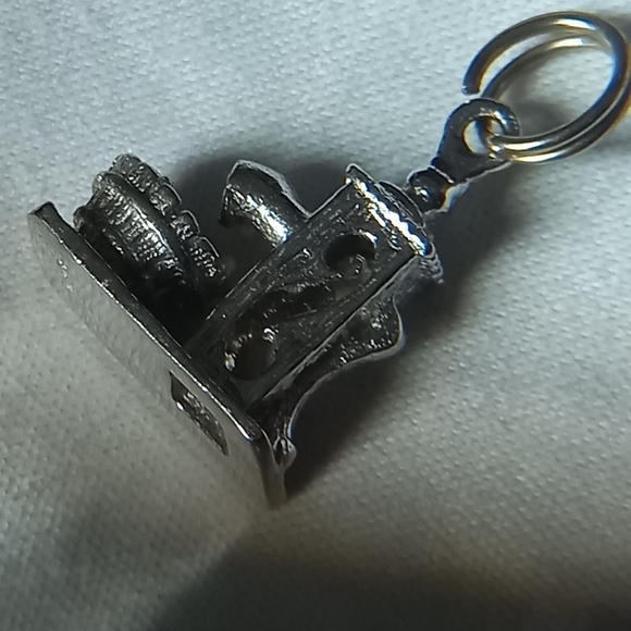 Vintage Sterling Silver Charm Lot - Picture 6 of 9